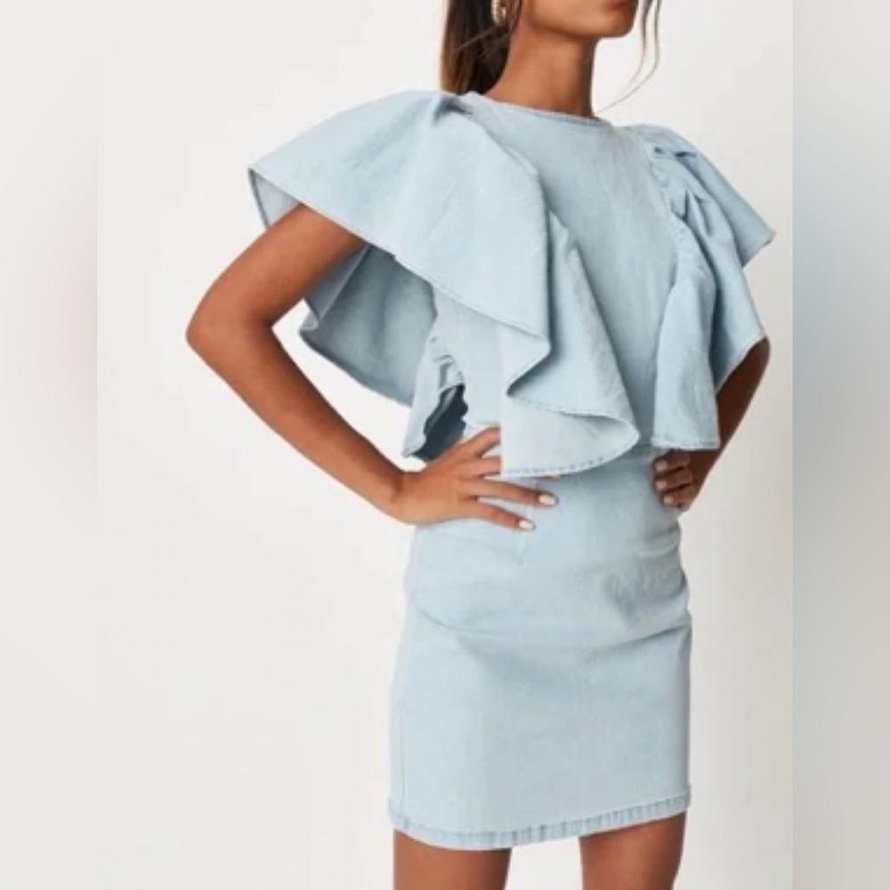 Missguided Dramatic Ruffle Dress NWT Size US4